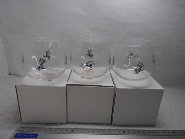 染付豆皿(獅子・牡丹) 牡丹紋獅子陽刻皿 青白磁 平皿 小皿 獅子 和食器